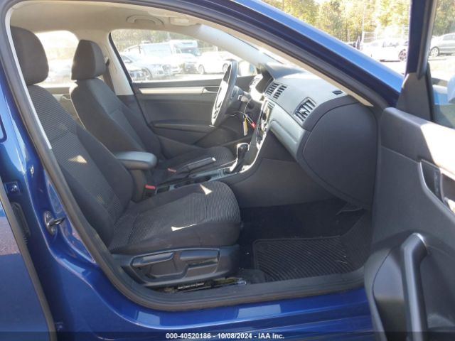 1VWAT7A35HC067391 Volkswagen Passat 1.8t S