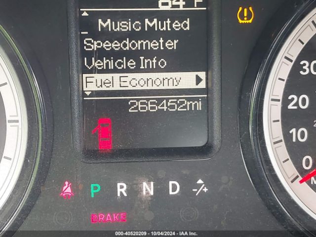 1C6RR6FG1JS201763 RAM 1500 Tradesman Quad Cab 4x2 6'4 Box