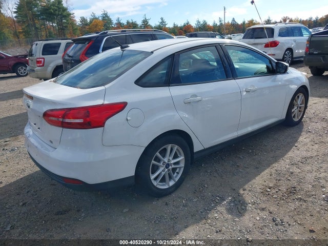 Ford FOCUS SE 2015 1FADP3F25FL226331 Image 4