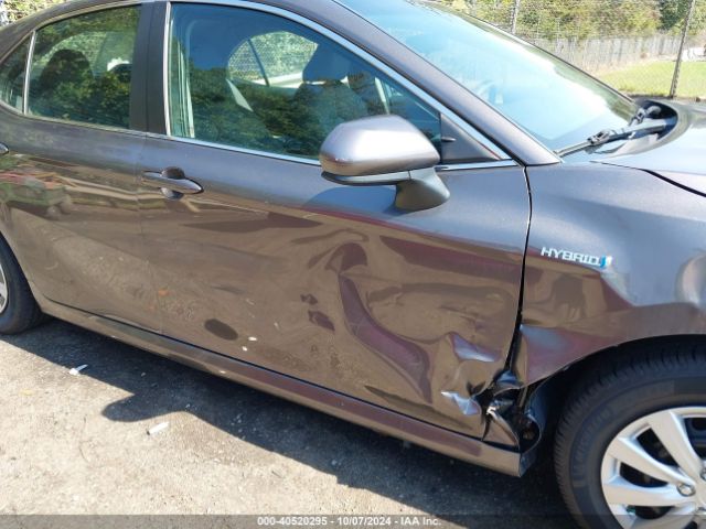 4T1B31HK3JU002777 Toyota Camry Hybrid Le