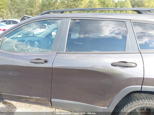 1C4PJLABXHW666918 Jeep Cherokee Altitude Fwd
