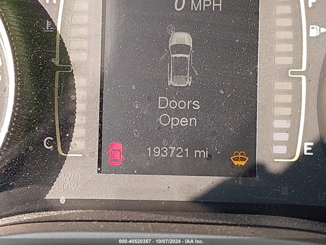 1C4PJLABXHW666918 Jeep Cherokee Altitude Fwd
