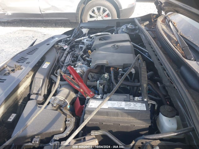 40520411 :رقم المزاد ، 4T1C11AK5NU010440 vin ، 2022 Toyota Camry Le مزاد بيع