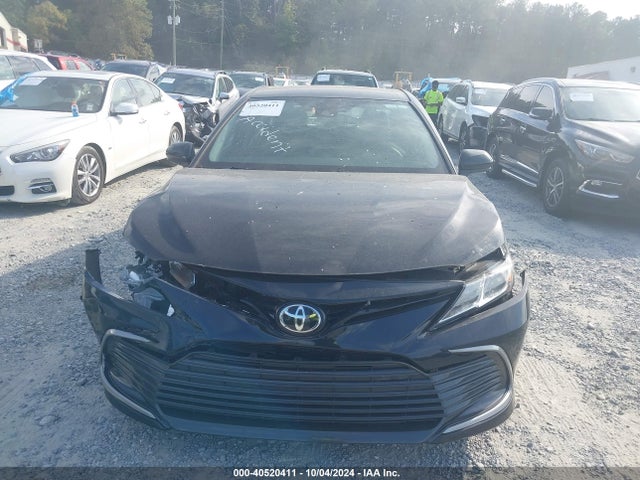 40520411 :رقم المزاد ، 4T1C11AK5NU010440 vin ، 2022 Toyota Camry Le مزاد بيع