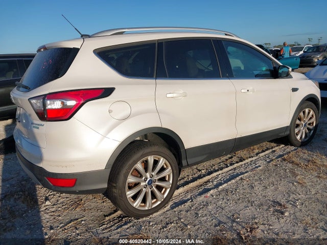 Ford Escape Titanium 2017 1FMCU0JD3HUC73338 Image 4