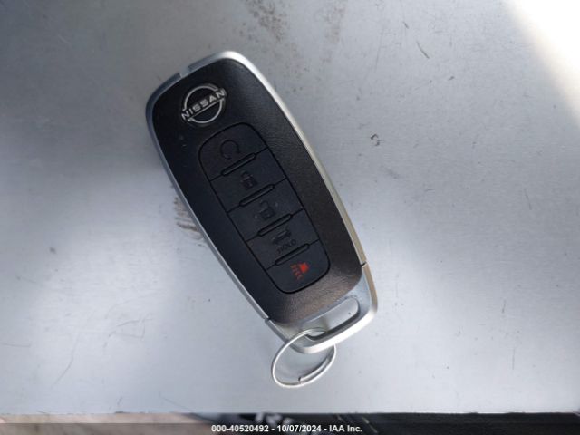 JN8BT3DCXPW103623 Nissan Rogue Platinum Fwd