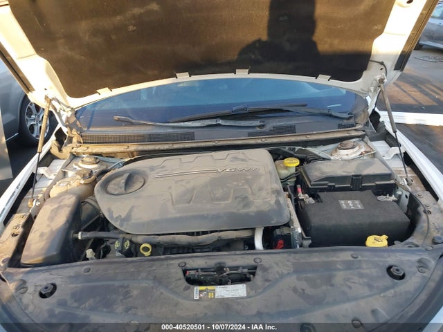 Chrysler 200 C 2015 1C3CCCCG2FN647854 Image 10