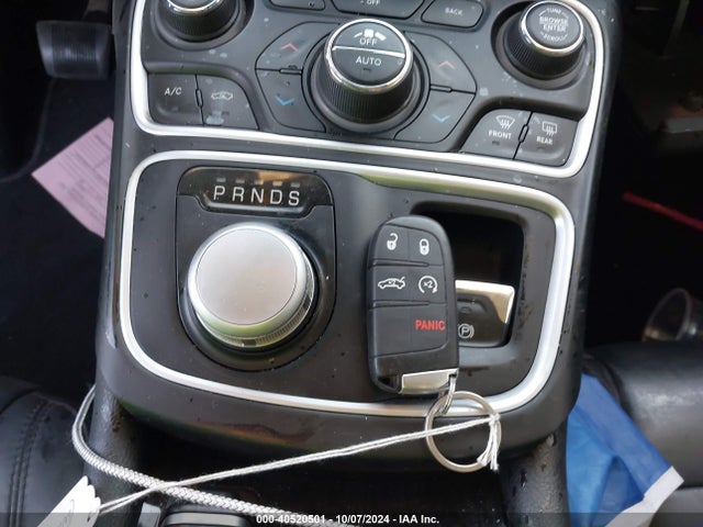 1C3CCCCG2FN647854 Chrysler 200 C