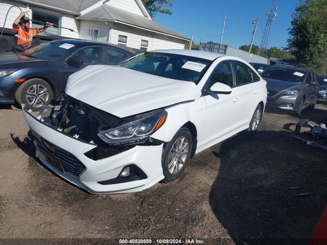 Hyundai SONATA SE 2019 5NPE24AF4KH743230 Image 2