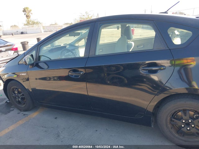 Toyota Prius Three 2014 JTDKN3DU7E1766916 Image 15