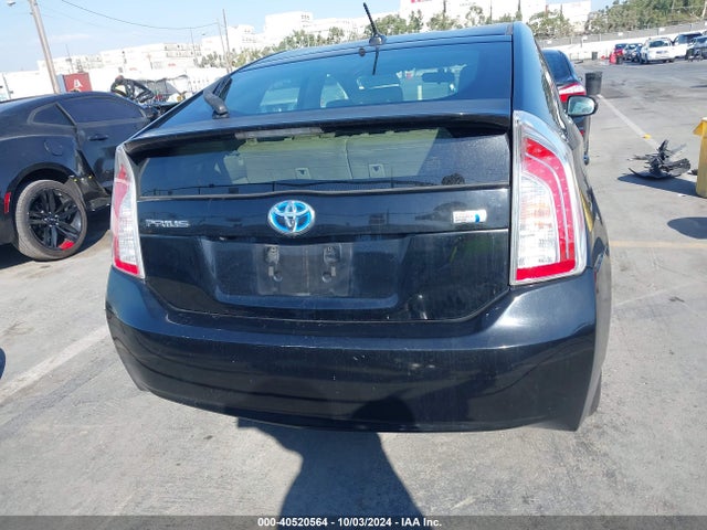 Toyota Prius Three 2014 JTDKN3DU7E1766916 Image 17