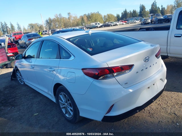 Hyundai SONATA SE 2018 5NPE24AF9JH609814 Image 3