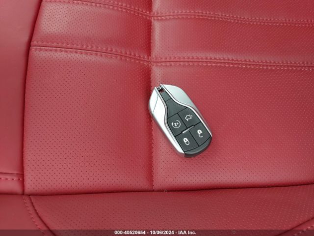 2022 MASERATI LEVANTE ZN661YUM7NX391647 Photo 10