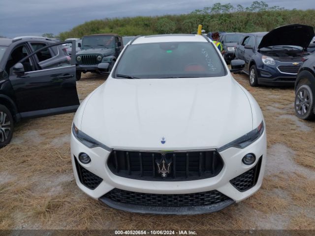 2022 MASERATI LEVANTE ZN661YUM7NX391647 Photo 5