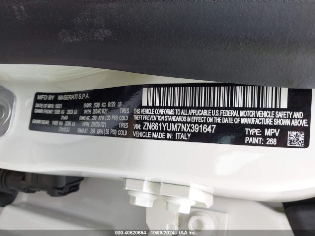 2022 MASERATI LEVANTE ZN661YUM7NX391647 Photo 8