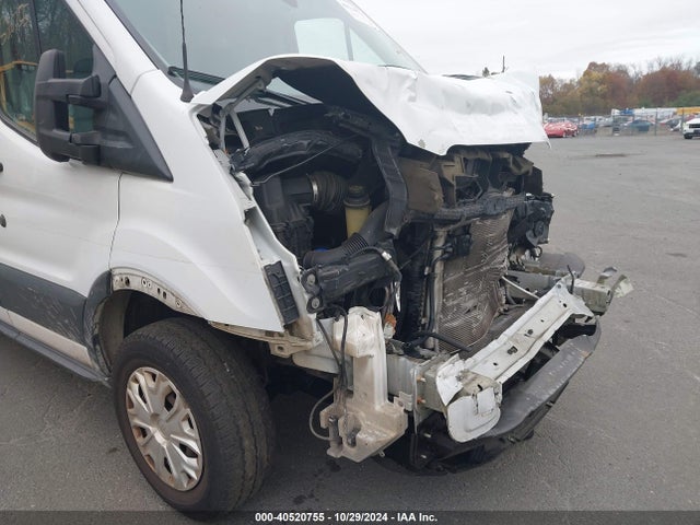 Ford Transit-250 2017 1FTYR3XM0HKA41120 Image 22