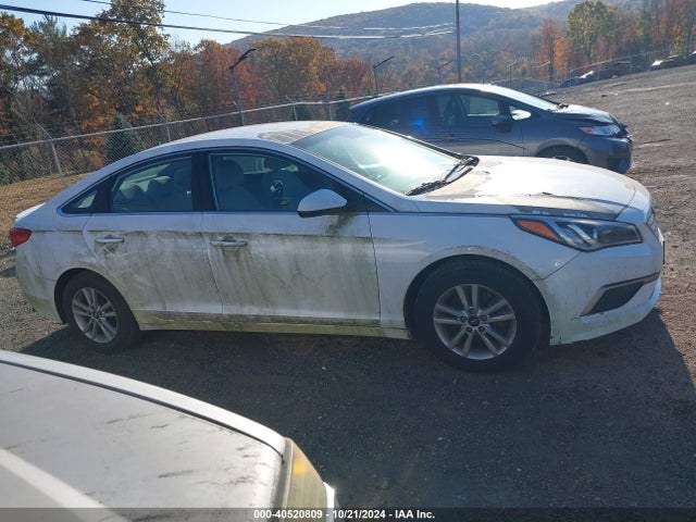 Hyundai SONATA SE 2016 5NPE24AF5GH288900 Image 13
