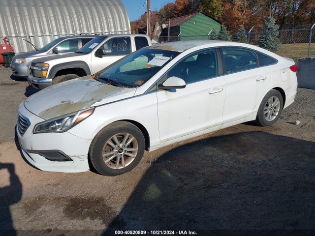 Hyundai SONATA SE 2016 5NPE24AF5GH288900 Image 2