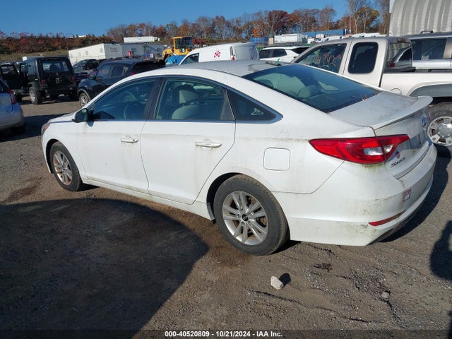 Hyundai SONATA SE 2016 5NPE24AF5GH288900 Image 3