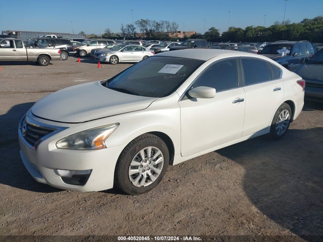 Nissan Altima 2.5 S 2014 1N4AL3AP5EC144440 Image 2