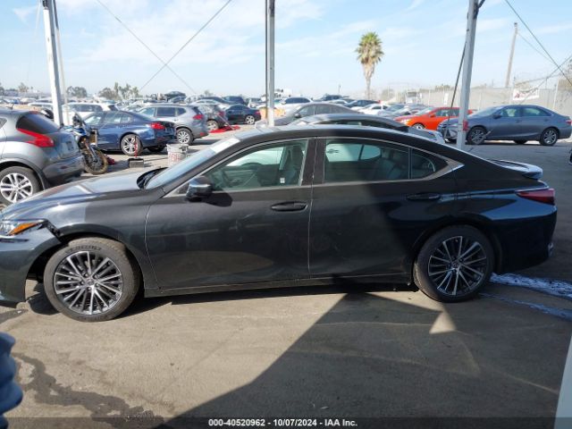 58ADA1C1XRU047541 Lexus ES 300H