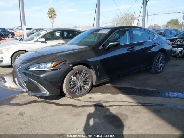 58ADA1C1XRU047541 Lexus ES 300H