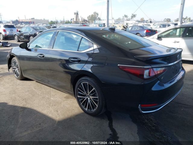 58ADA1C1XRU047541 Lexus ES 300H