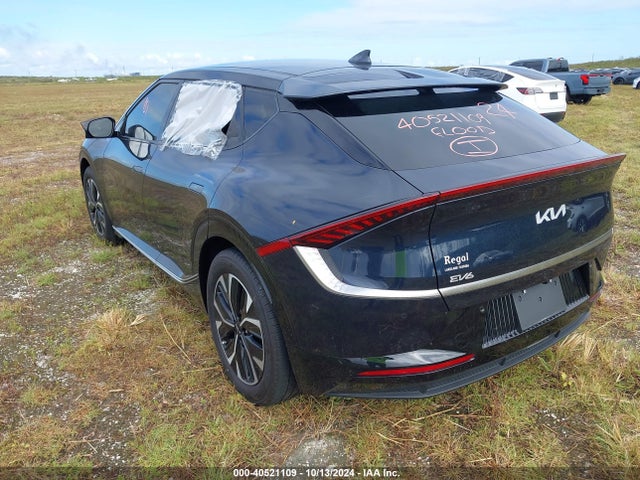 KIA Ev6 Wind 2023 KNDC34LA7P5127583 Image 3