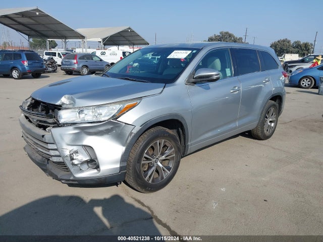 Toyota Highlander Le 2017 5TDZARFH2HS031930 Image 2
