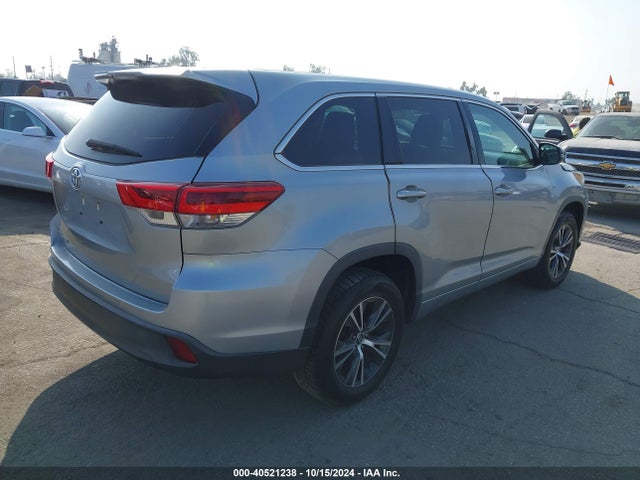 Toyota Highlander Le 2017 5TDZARFH2HS031930 Image 4