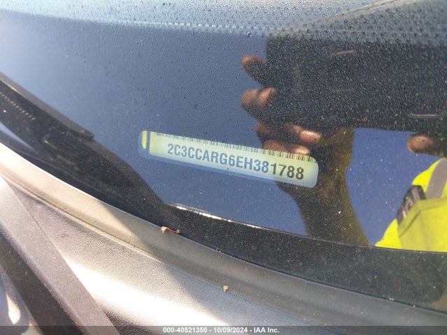 Chrysler 300 Uptown Edition 2014 2C3CCARG6EH381788 Image 9