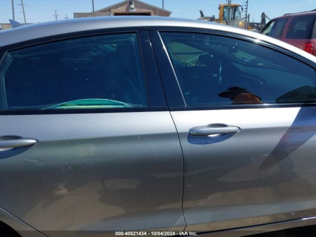 1C3CCCBG2FN516134 Chrysler 200 S