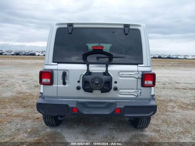 1C4HJXENXNW251397 Jeep Wrangler Unlimited Sahara 4x4