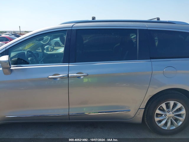Chrysler Pacifica Touring L 2019 2C4RC1BGXKR537126 Image 14