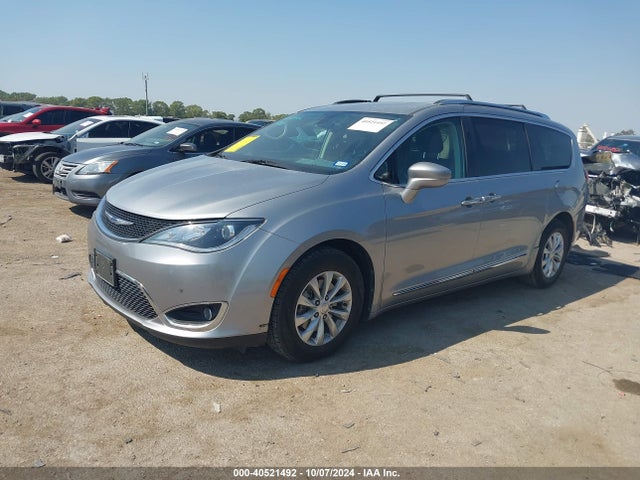 Chrysler Pacifica Touring L 2019 2C4RC1BGXKR537126 Image 2