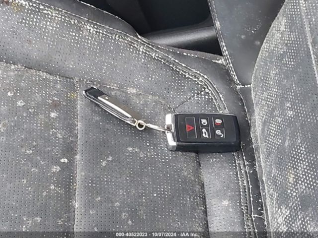 2019 JAGUAR E-PACE SADFM2GX7K1Z63475 Photo 10