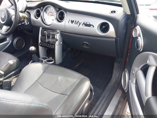 2006 MINI COOPER S WMWRE33526TL24749 Photo 4
