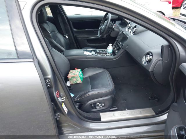 2017 JAGUAR XJ SAJWA2EK8HMW04687 Photo 4