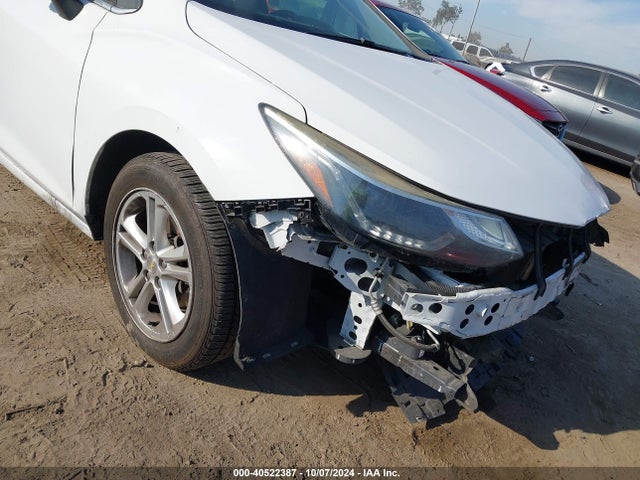 Chevrolet Cruze Lt Auto 2018 1G1BE5SM6J7159145 Image 6