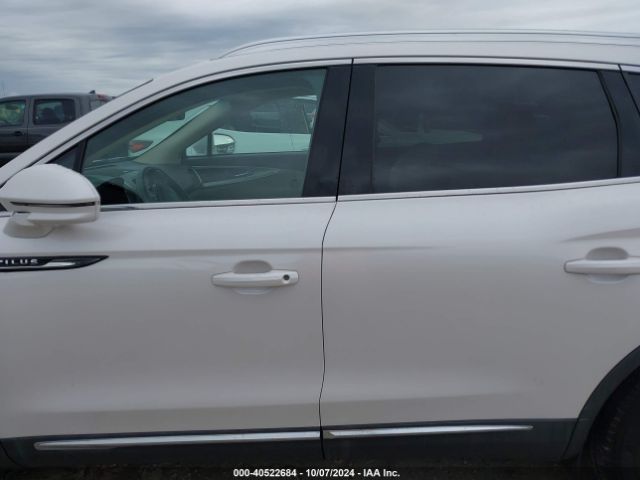 2LMPJ8K94KBL12040 Lincoln Nautilus Select