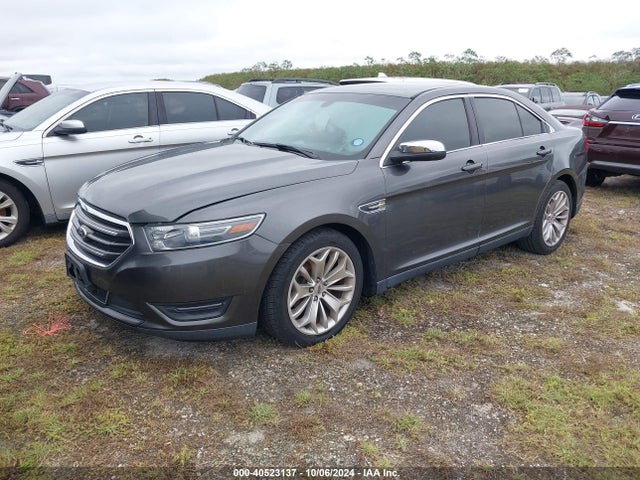 Ford Taurus Limited 2015 1FAHP2F82FG180398 Image 2