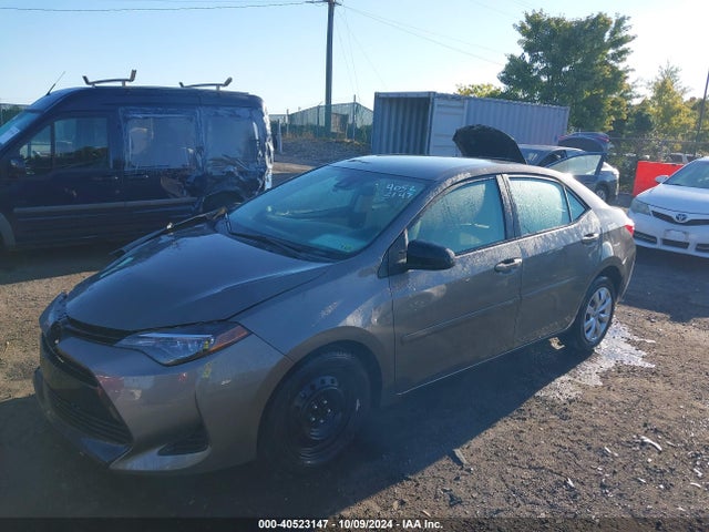 Toyota COROLLA LE 2017 2T1BURHE5HC956819 Image 2