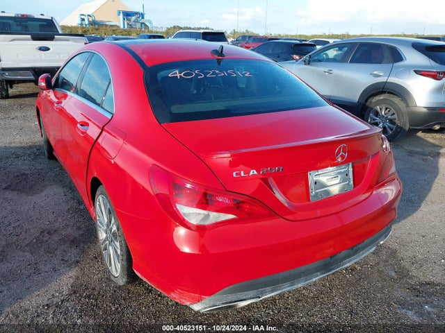 Mercedes-Benz CLA 250 2018 WDDSJ4EB9JN527469 Image 3