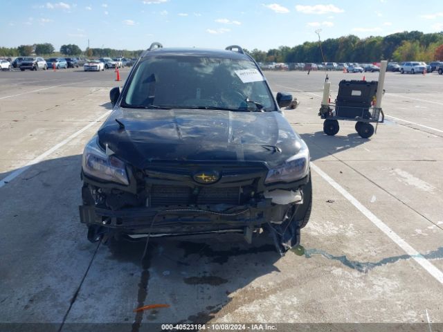 JF2SJAGCXJH535689 Subaru Forester 2.5i Premium