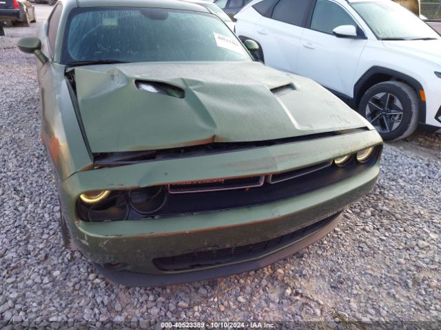 2C3CDZAG2JH318365 Dodge Challenger Sxt Plus