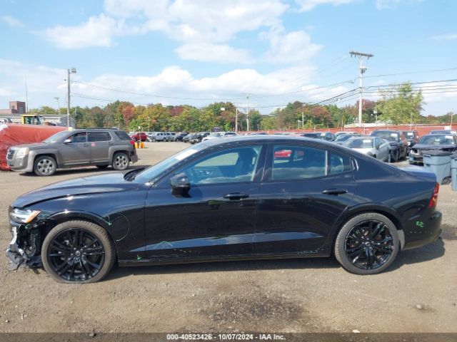 7JRL12FT3PG231887 Volvo S60 B5 Plus Black Edition