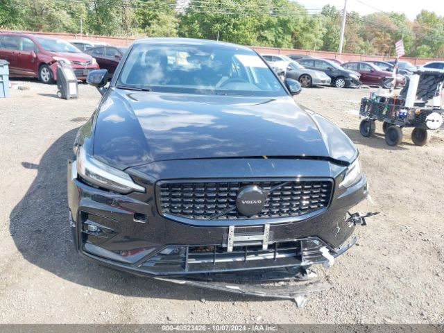 7JRL12FT3PG231887 Volvo S60 B5 Plus Black Edition