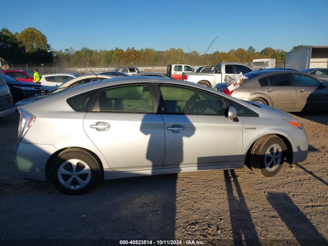 Toyota Prius Two 2014 JTDKN3DU2E0385111 Image 13