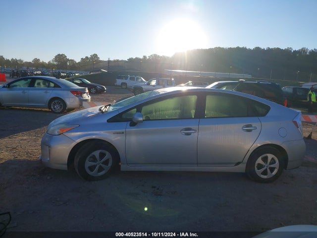 Toyota Prius Two 2014 JTDKN3DU2E0385111 Image 14