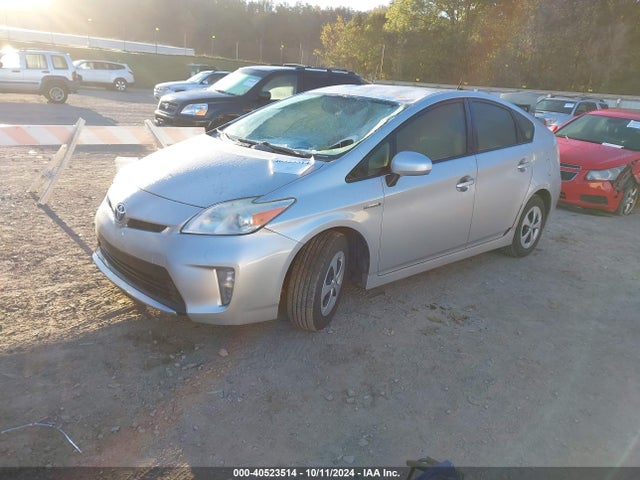 Toyota Prius Two 2014 JTDKN3DU2E0385111 Image 2
